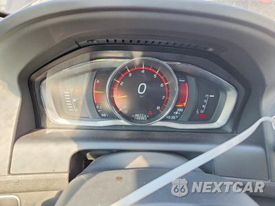 Zdjęcie 9 z 13 samochodu: 2016 VOLVO XC60 T6 PREMIER VIN:YV449MRK7G2928001 - miniatura