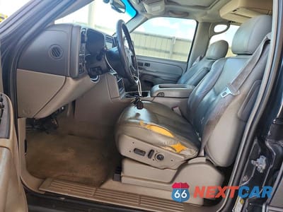 Zdjęcie 7 z 13 samochodu: 2005 GMC YUKON VIN:1GKEK13T35J131151 - miniatura