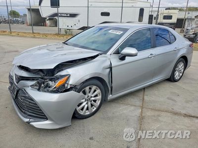 2018 TOYOTA CAMRY LE 4T1B11HK4JU101677 - główne zdjęcie licytacji z USA - miniatura
