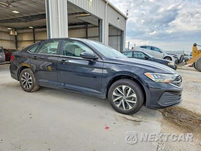 Czwarte zdjęcie samochodu z boku: 2024 VOLKSWAGEN JETTA S VIN:3VW5M7BU4RM071485 - miniatura