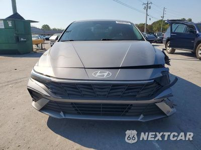 Piąte zdjęcie samochodu w środku: 2024 HYUNDAI ELANTRA SEL VIN:KMHLM4DG1RU830858 - miniatura