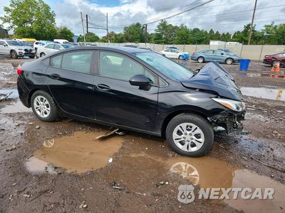 Czwarte zdjęcie samochodu z boku: 2019 CHEVROLET CRUZE LS VIN:1G1BC5SM2K7147159 - miniatura