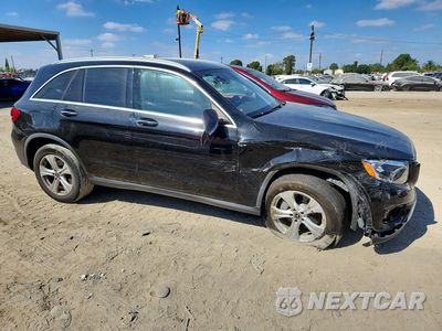 Czwarte zdjęcie samochodu z boku: 2018 MERCEDES-BENZ GLC 300 4MATIC VIN:WDC0G4KBXJV108951 - miniatura