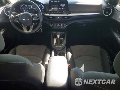 Zdjęcie 8 z 12 samochodu: 2024 KIA FORTE LXS VIN:3KPF24AD9RE736288 - miniatura