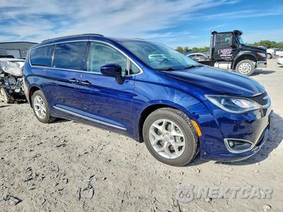 Czwarte zdjęcie samochodu z boku: 2017 CHRYSLER PACIFICA VIN:2C4RC1BG3HR592770 - miniatura