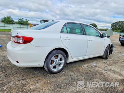 Trzecie zdjęcie samochodu z tyłu: 2013 TOYOTA COROLLA LE VIN:2T1BU4EE2DC042335 - miniatura