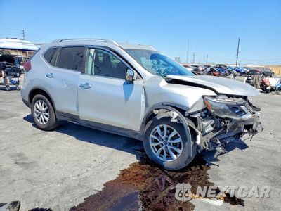 Czwarte zdjęcie samochodu z boku: 2020 NISSAN ROGUE SV VIN:KNMAT2MV6LP527985 - miniatura