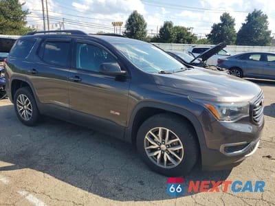 Czwarte zdjęcie samochodu z boku: 2017 GMC ACADIA VIN:1GKKNTLS6HZ241243 - miniatura