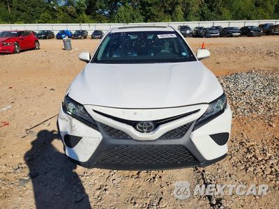 Piąte zdjęcie samochodu w środku: 2018 TOYOTA CAMRY SE VIN:4T1B11HK2JU096981 - miniatura