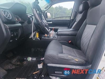 Zdjęcie 7 z 12 samochodu: 2014 TOYOTA TUNDRA CREWMAX SR5 VIN:5TFDY5F15EX398442 - miniatura