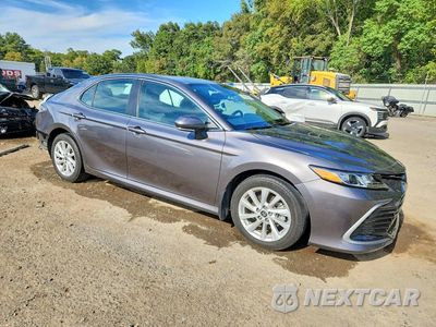 Czwarte zdjęcie samochodu z boku: 2023 TOYOTA CAMRY LE VIN:4T1R11AK3PU079950 - miniatura
