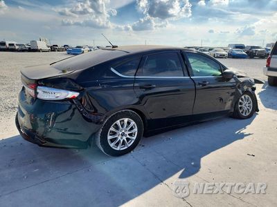 Trzecie zdjęcie samochodu z tyłu: 2017 FORD FUSION S VIN:3FA6P0G79HR231781 - miniatura