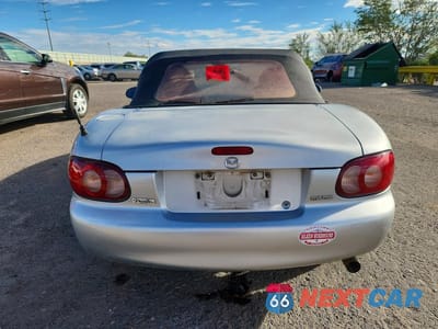 Zdjęcie 6 z 12 samochodu: 2001 MAZDA MX-5 MIATA BASE VIN:JM1NB353510204069 - miniatura