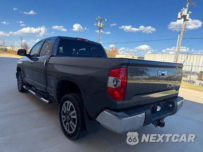 Trzecie zdjęcie samochodu z tyłu: 2014 TOYOTA TUNDRA SR5 VIN:5TFRM5F1XEX073304 - miniatura
