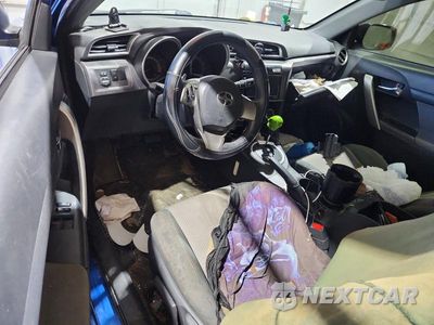 Zdjęcie 8 z 12 samochodu: 2016 SCION TC BASE VIN:JTKJF5C75GJ015387 - miniatura