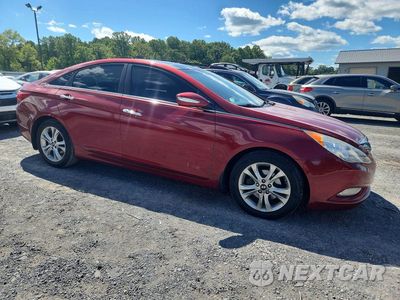 Czwarte zdjęcie samochodu z boku: 2013 HYUNDAI SONATA LIMITED VIN:5NPEC4AC4DH625636 - miniatura