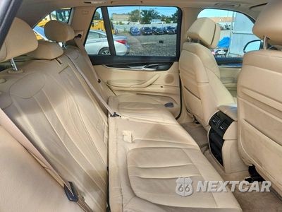 Zdjęcie 11 z 14 samochodu: 2015 BMW X5 XDRIVE50I VIN:5UXKR6C59F0J78490 - miniatura