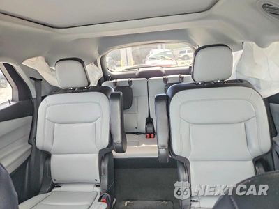 Zdjęcie 10 z 13 samochodu: 2021 FORD EXPLORER XLT VIN:1FMSK8DH0MGA29606 - miniatura
