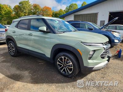 Czwarte zdjęcie samochodu z boku: 2025 CHEVROLET TRAILBLAZER LT VIN:KL79MRSL5SB136054 - miniatura
