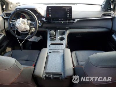 Zdjęcie 8 z 13 samochodu: 2024 TOYOTA SIENNA XSE VIN:5TDDRKEC3RS189923 - miniatura