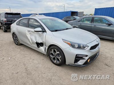 Czwarte zdjęcie samochodu z boku: 2019 KIA FORTE LXS VIN:3KPF24AD8KE073575 - miniatura