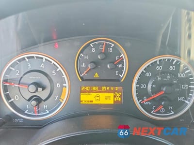 Zdjęcie 9 z 13 samochodu: 2010 NISSAN TITAN SE VIN:1N6AA0EC6AN316413 - miniatura