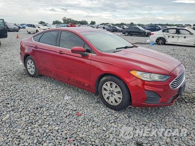 Czwarte zdjęcie samochodu z boku: 2019 FORD FUSION S VIN:3FA6P0G77KR171023 - miniatura