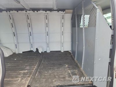 Zdjęcie 11 z 13 samochodu: 2018 CHEVROLET EXPRESS G2500 DELIVERY VAN VIN:1GCWGBFP2J1279548 - miniatura