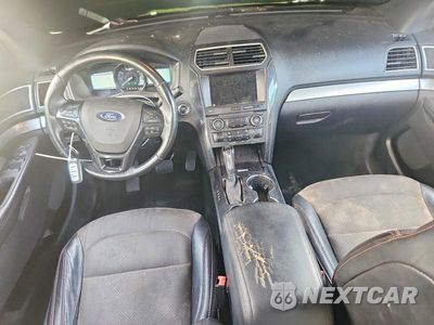 Zdjęcie 8 z 13 samochodu: 2017 FORD EXPLORER XLT VIN:1FM5K7D81HGE19725 - miniatura
