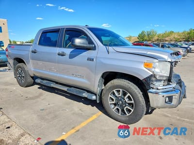 Czwarte zdjęcie samochodu z boku: 2016 TOYOTA TUNDRA SR5 VIN:5TFDW5F17GX560113 - miniatura