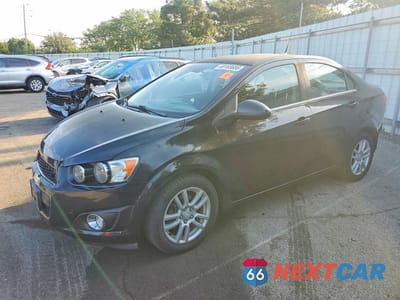 2014 CHEVROLET SONIC LT 1G1JC5SH8E4215422 - główne zdjęcie licytacji z USA - miniatura