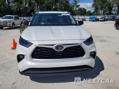 Piąte zdjęcie samochodu w środku: 2021 TOYOTA HIGHLANDER XLE VIN:5TDGZRAH0M5055126 - miniatura