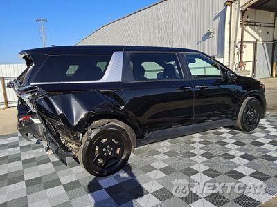 Trzecie zdjęcie samochodu z tyłu: 2026 KIA CARNIVAL LXS VIN:KNDNB5K3XT6600661 - miniatura