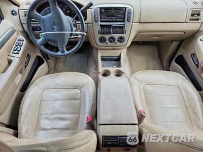Zdjęcie 8 z 13 samochodu: 2004 FORD EXPLORER XLT VIN:1FMZU73K04UA63708 - miniatura