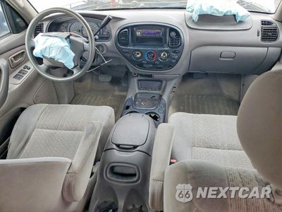 Zdjęcie 8 z 12 samochodu: 2004 TOYOTA TUNDRA SR5 VIN:5TBDT44194S451801 - miniatura