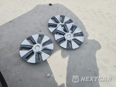 Zdjęcie 12 z 13 samochodu: 2023 TESLA MODEL Y VIN:7SAYGDEE9PA168192 - miniatura