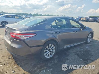 Trzecie zdjęcie samochodu z tyłu: 2018 TOYOTA CAMRY LE VIN:4T1B11HK4JU141399 - miniatura