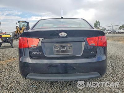 Zdjęcie 6 z 13 samochodu: 2013 KIA FORTE EX VIN:KNAFU4A25D5681509 - miniatura