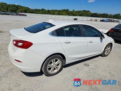 Trzecie zdjęcie samochodu z tyłu: 2018 CHEVROLET CRUZE LT VIN:1G1BE5SMXJ7221405 - miniatura