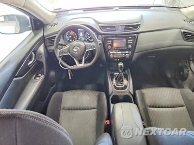 Zdjęcie 8 z 14 samochodu: 2017 NISSAN ROGUE SV VIN:KNMAT2MT1HP504510 - miniatura