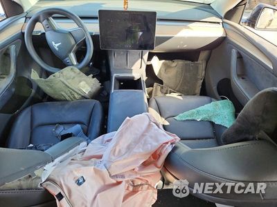 Zdjęcie 8 z 12 samochodu: 2024 TESLA MODEL Y VIN:7SAYGDEE5RA238841 - miniatura