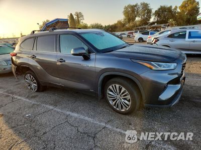 Czwarte zdjęcie samochodu z boku: 2020 TOYOTA HIGHLANDER HYBRID PLATINUM VIN:5TDEBRCH2LS000962 - miniatura