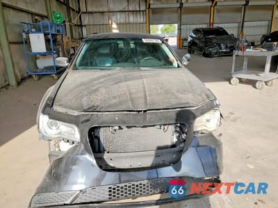 Piąte zdjęcie samochodu w środku: 2016 CHRYSLER 300C VIN:2C3CCAEG0GH190456 - miniatura