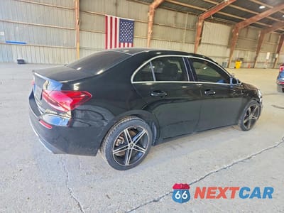 Trzecie zdjęcie samochodu z tyłu: 2020 MERCEDES-BENZ A 220 VIN:W1K3G4EB2LJ234140 - miniatura