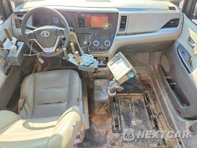 Zdjęcie 8 z 13 samochodu: 2017 TOYOTA SIENNA LE VIN:5TDKZ3DCXHS858735 - miniatura
