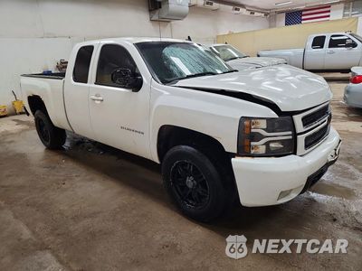 Czwarte zdjęcie samochodu z boku: 2012 CHEVROLET SILVERADO K1500 LTZ VIN:1GCRKTE7XCZ283113 - miniatura