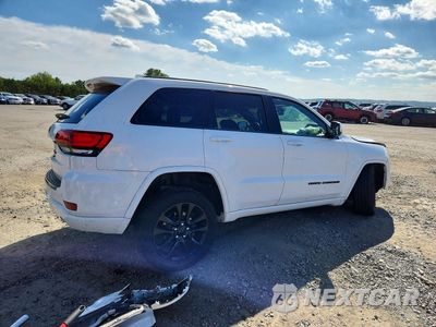 Trzecie zdjęcie samochodu z tyłu: 2017 JEEP GRAND CHEROKEE LAREDO VIN:1C4RJFAG6HC767820 - miniatura
