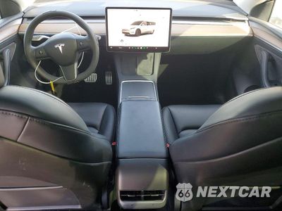 Zdjęcie 8 z 12 samochodu: 2025 TESLA MODEL Y VIN:7SAYGDEF9SF219758 - miniatura