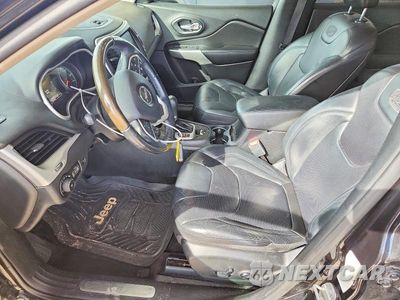 Zdjęcie 7 z 13 samochodu: 2016 JEEP CHEROKEE OVERLAND VIN:1C4PJMJS0GW364946 - miniatura
