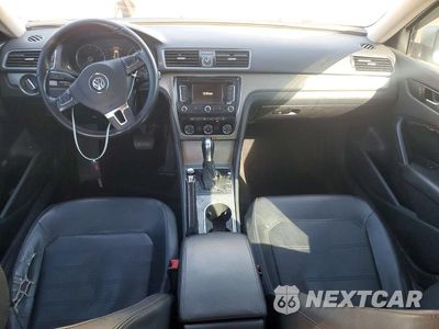 Zdjęcie 8 z 13 samochodu: 2015 VOLKSWAGEN PASSAT SE VIN:1VWBT7A37FC059195 - miniatura